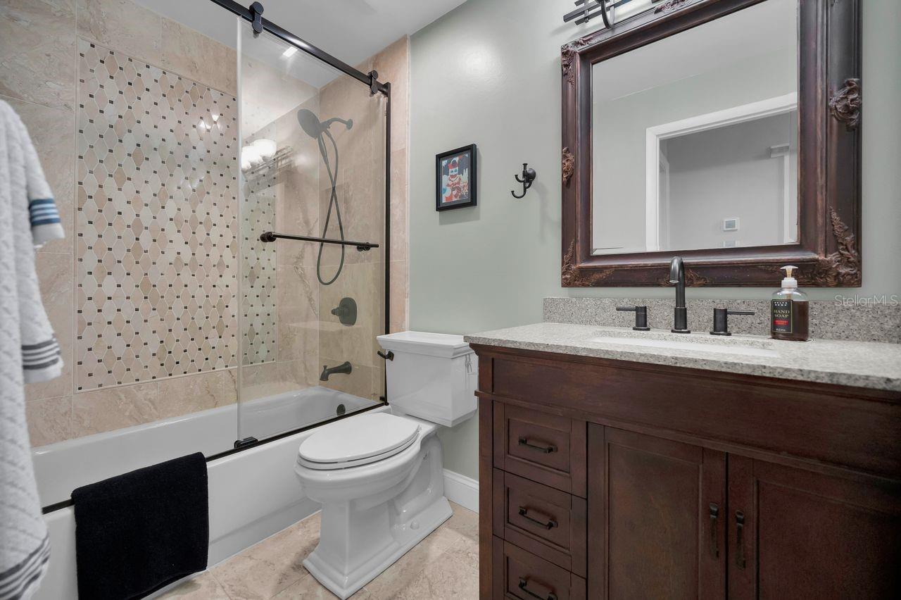 SUMMER LAKES - Residential