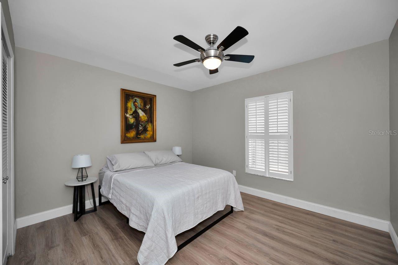 SUMMER LAKES - Residential