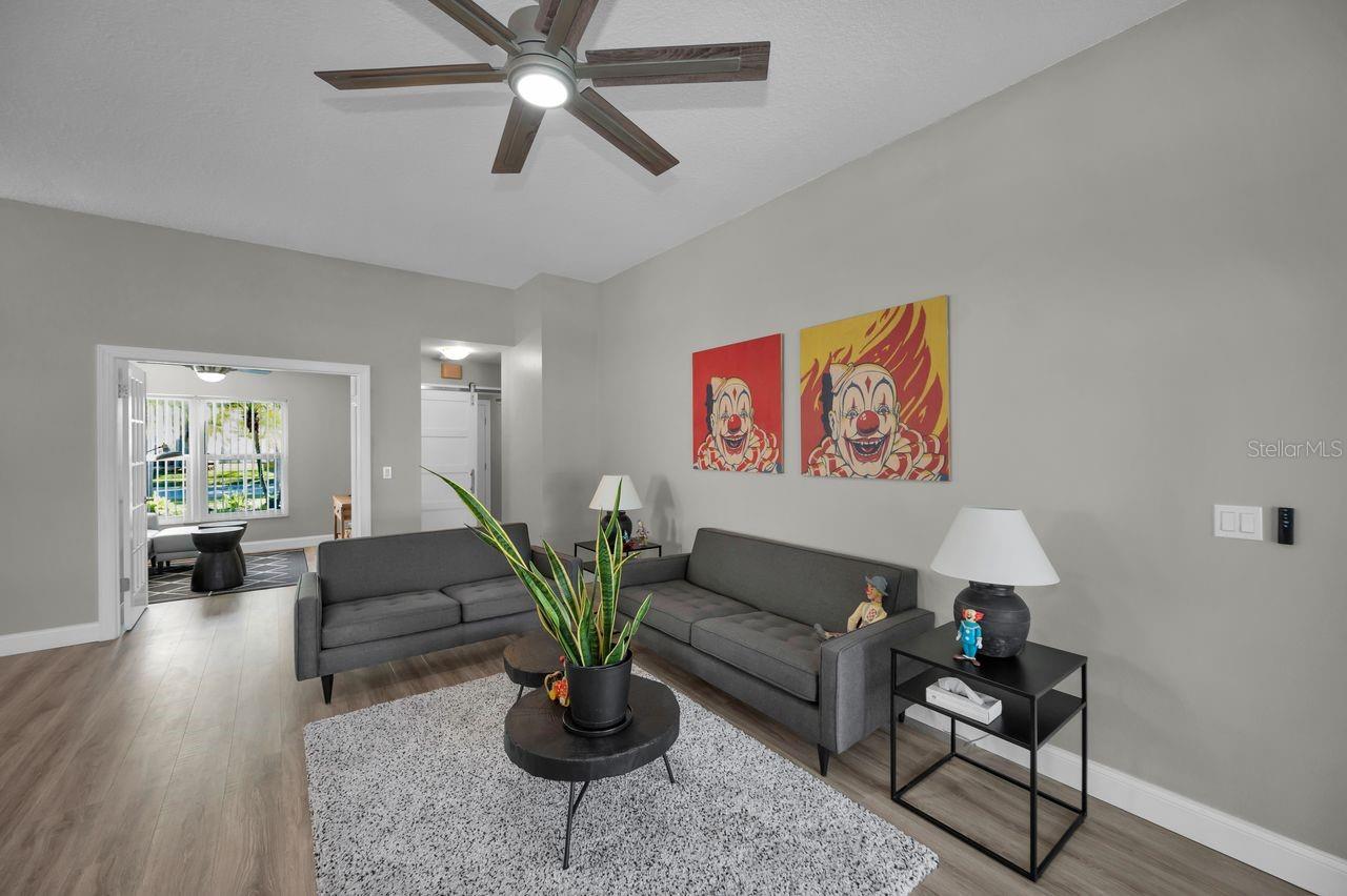 SUMMER LAKES - Residential