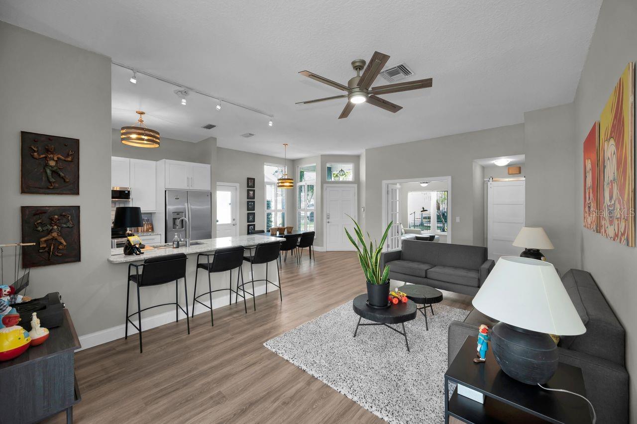 SUMMER LAKES - Residential