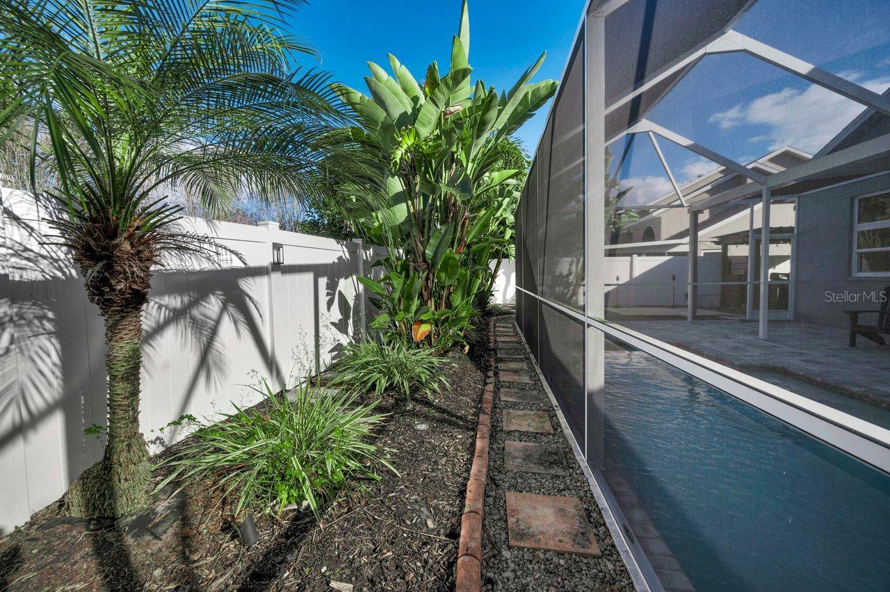 SUMMER LAKES - Residential