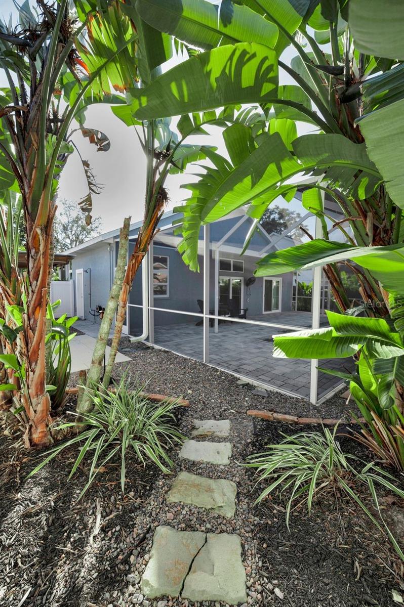 SUMMER LAKES - Residential