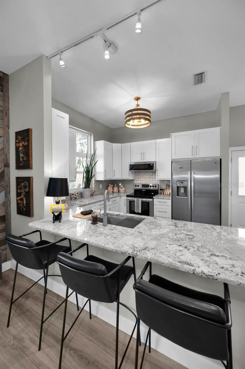 SUMMER LAKES - Residential