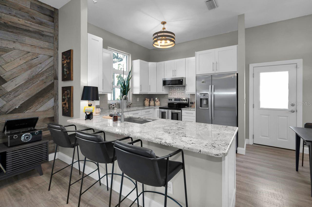 SUMMER LAKES - Residential