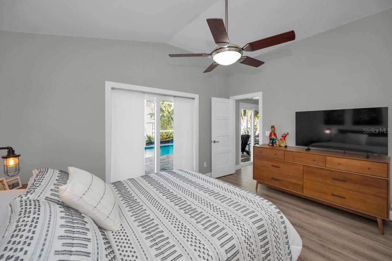 SUMMER LAKES - Residential