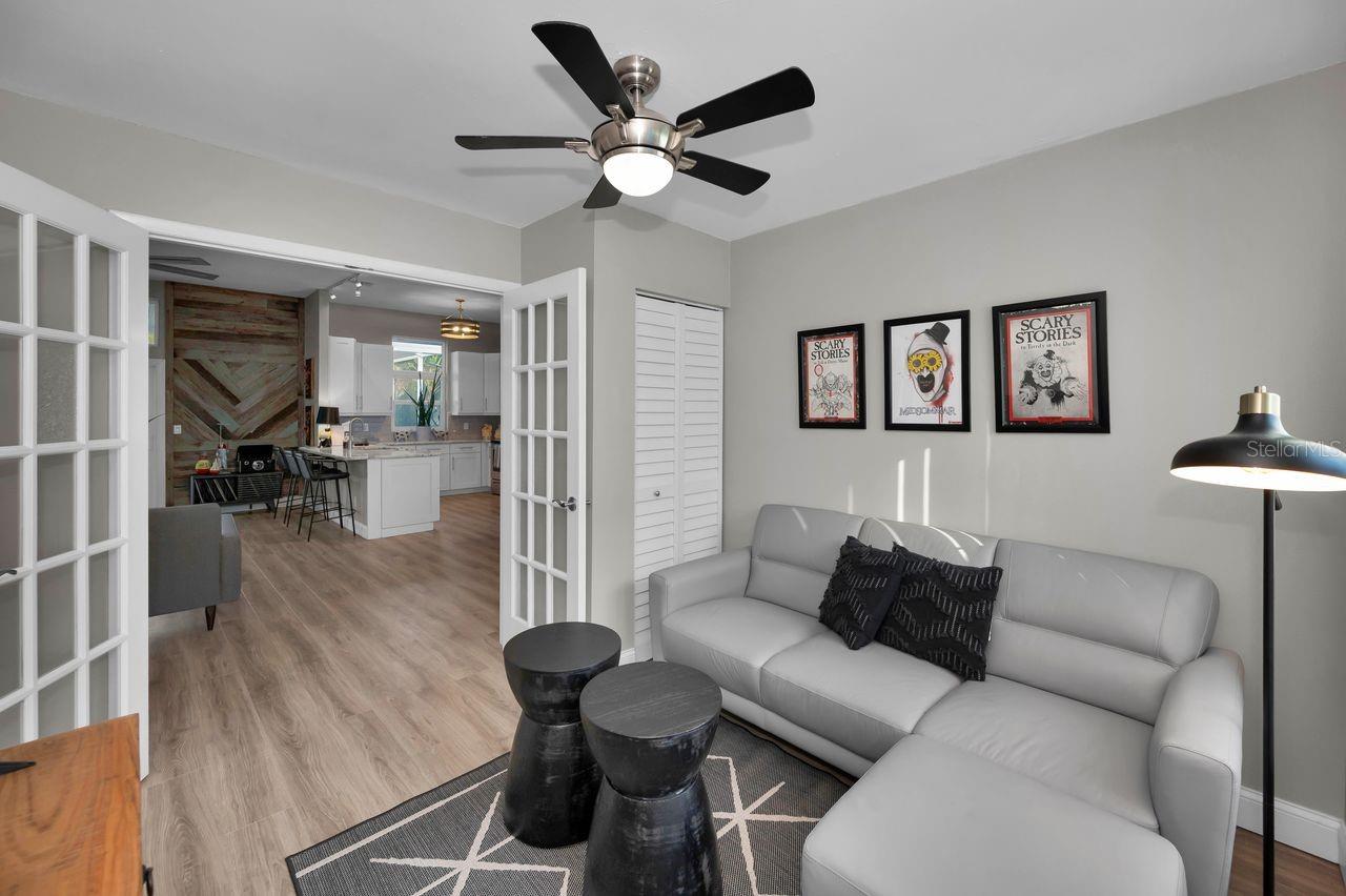 SUMMER LAKES - Residential