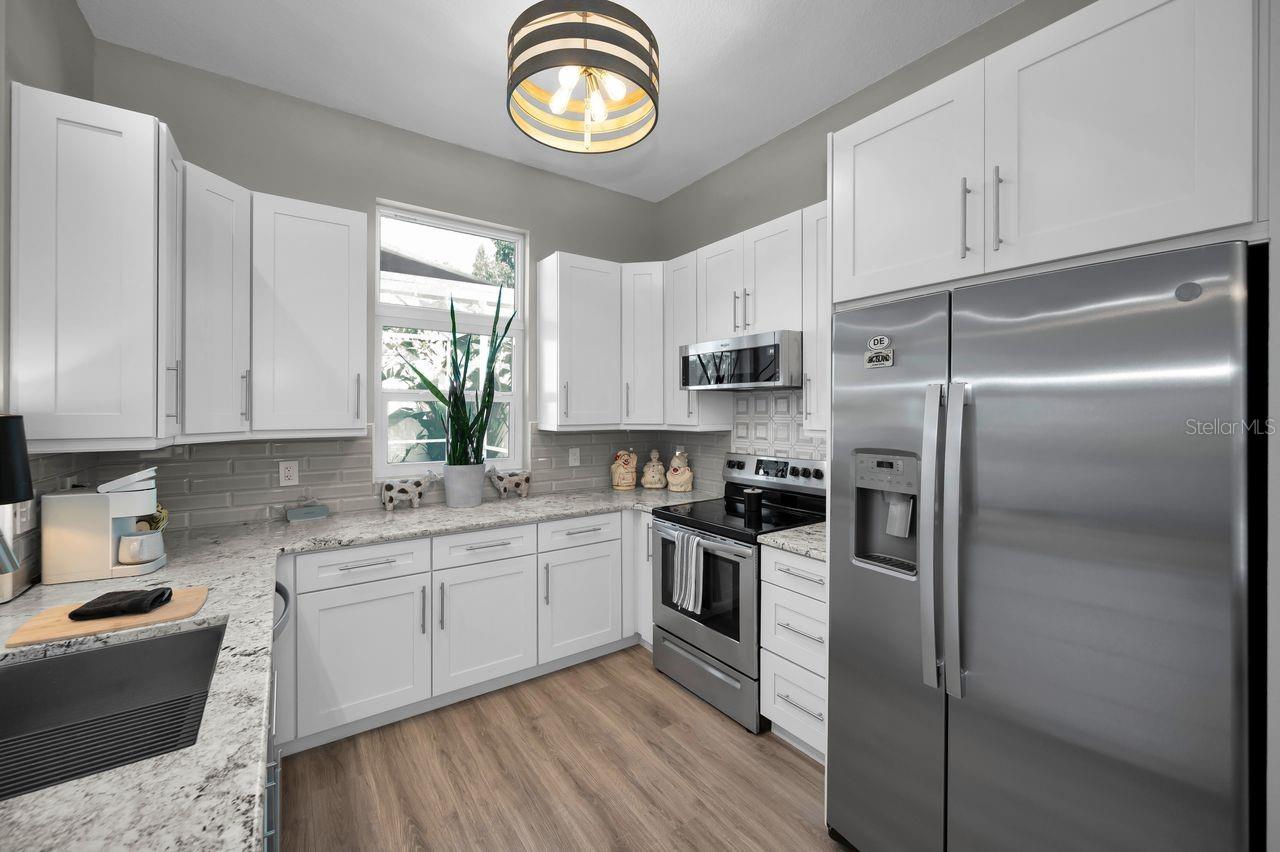 SUMMER LAKES - Residential