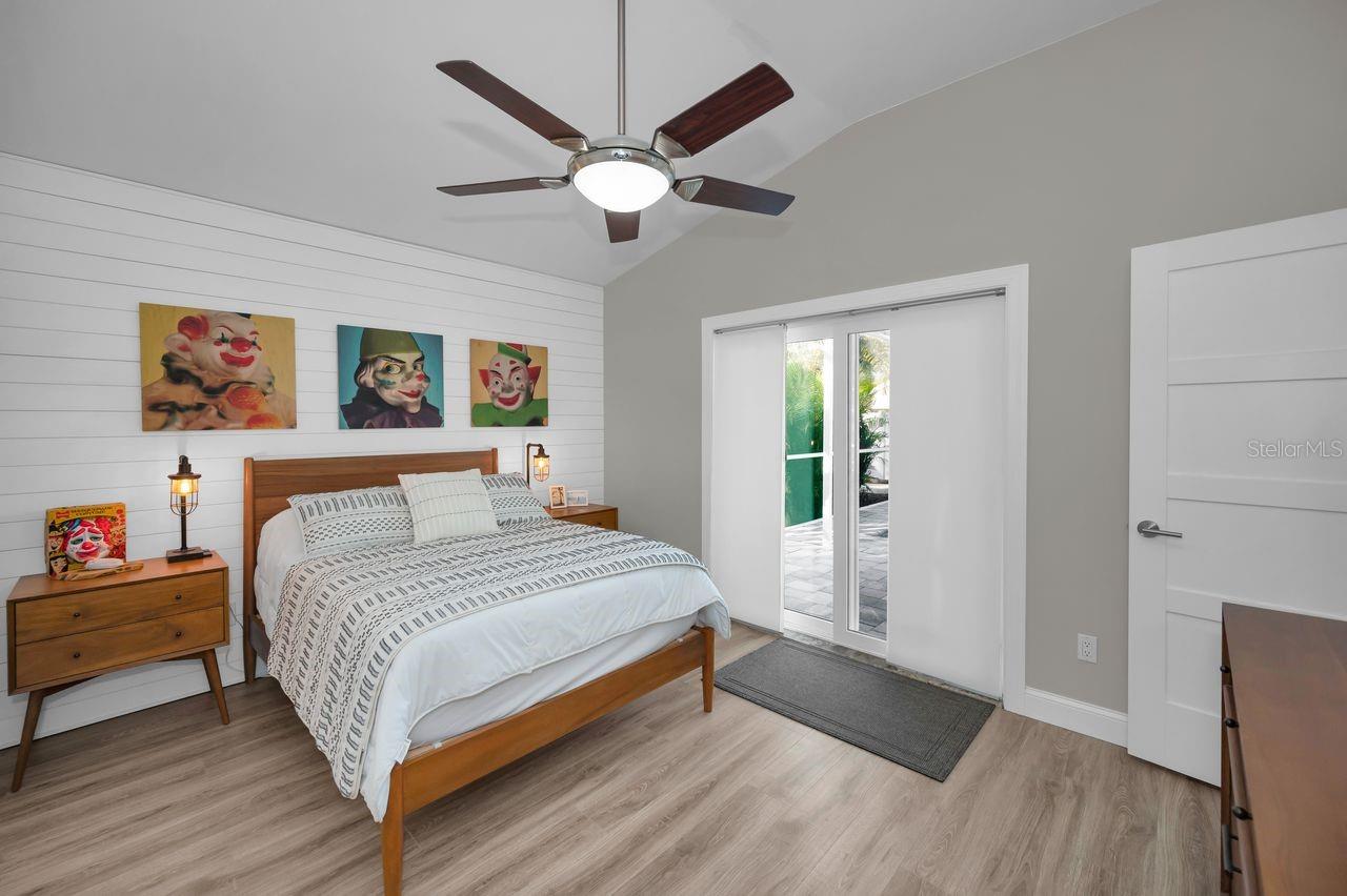 SUMMER LAKES - Residential