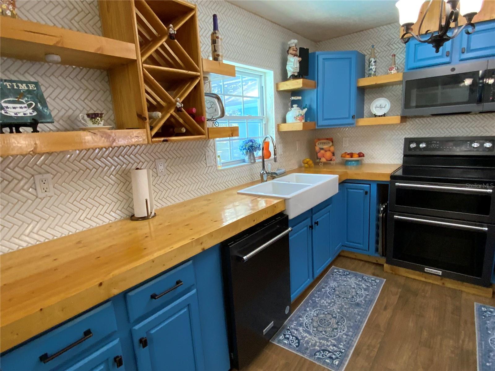 LAKEVIEW ACRES UNIT 01 - Residential