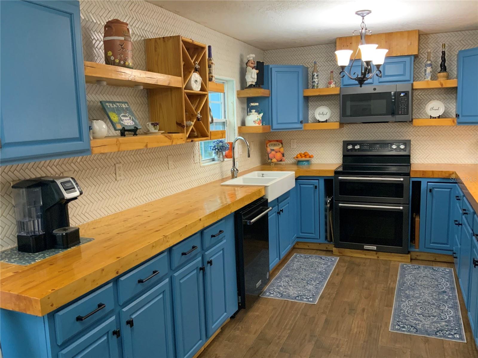 LAKEVIEW ACRES UNIT 01 - Residential