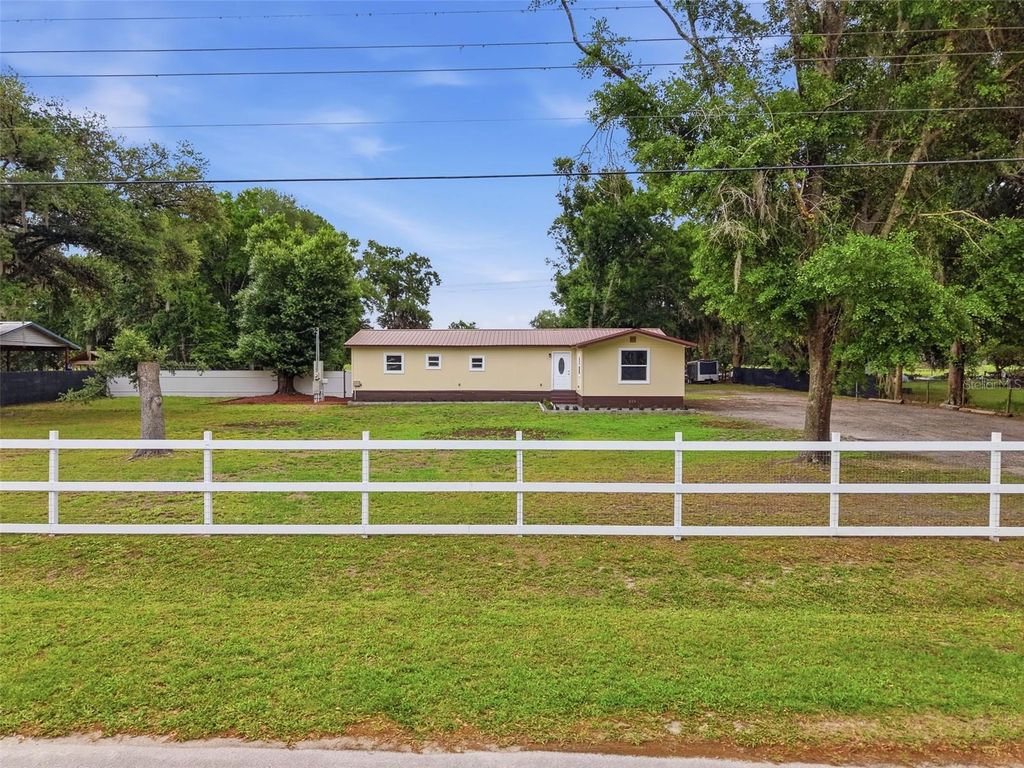 Photo of 5063 Walnut Circle E, Lakeland, FL 33810 (MLS # L4961022)