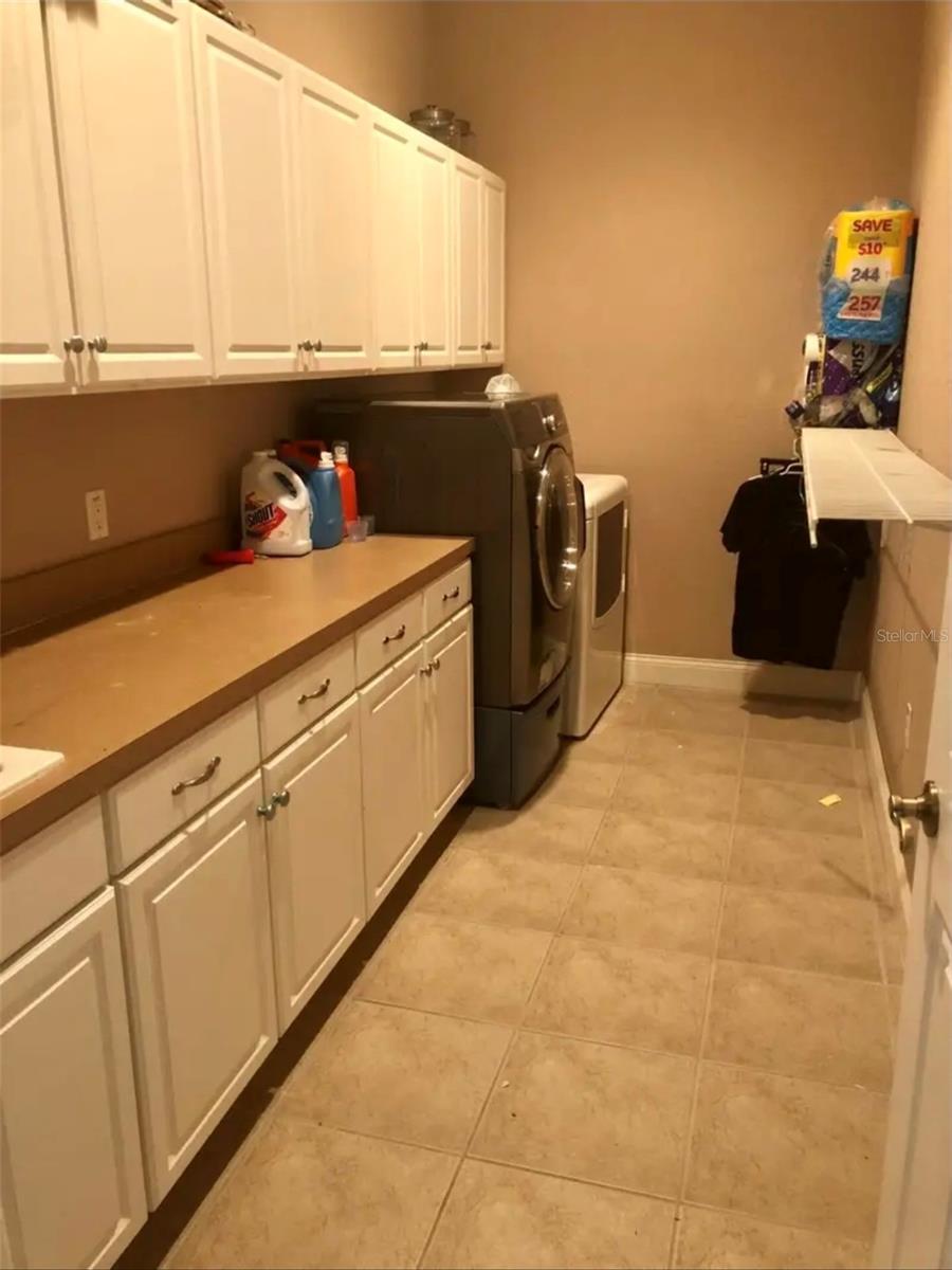 LAKE DEESON WOODS - Residential Lease