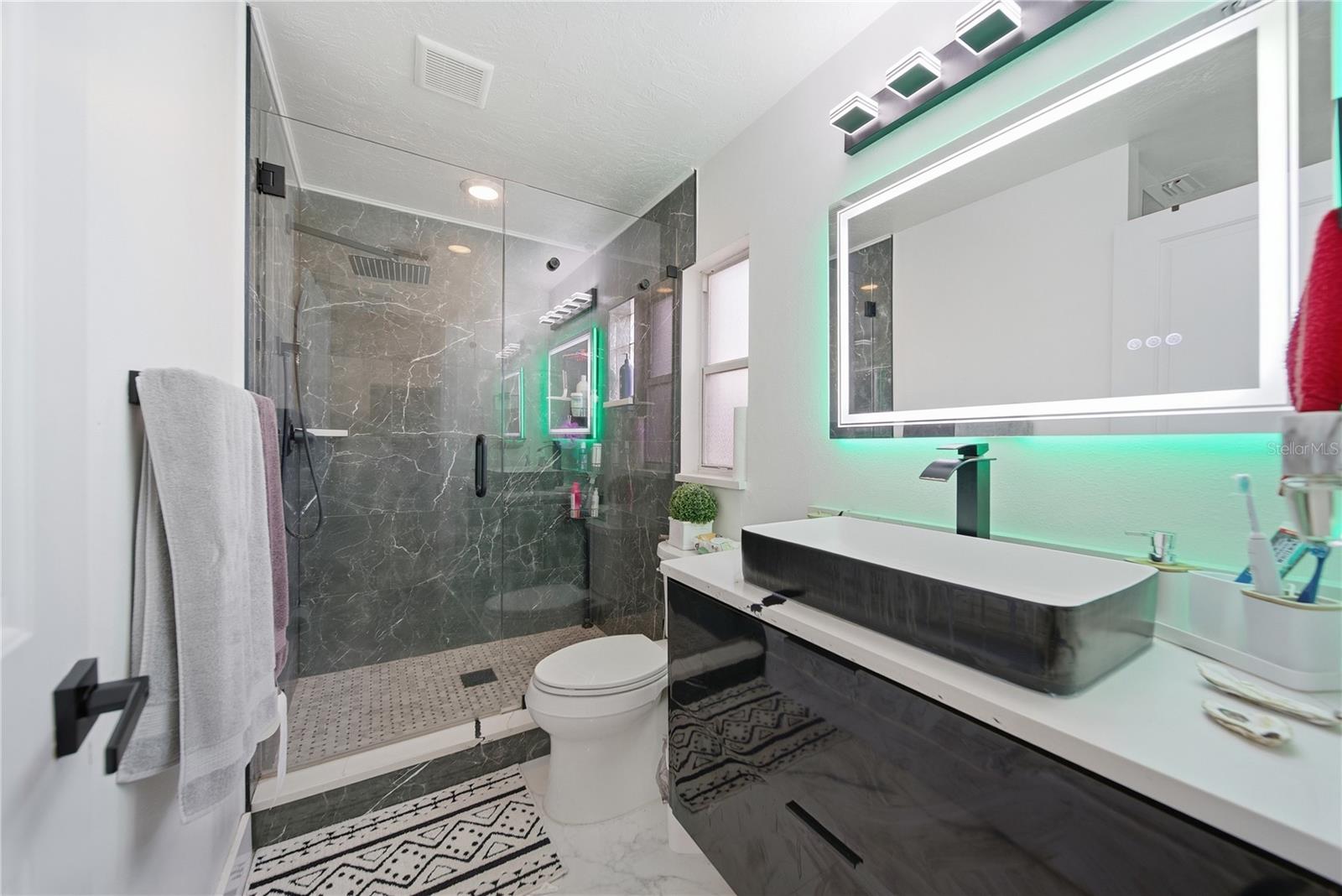 CARROLLWOOD MEADOWS UNIT V - Residential Lease