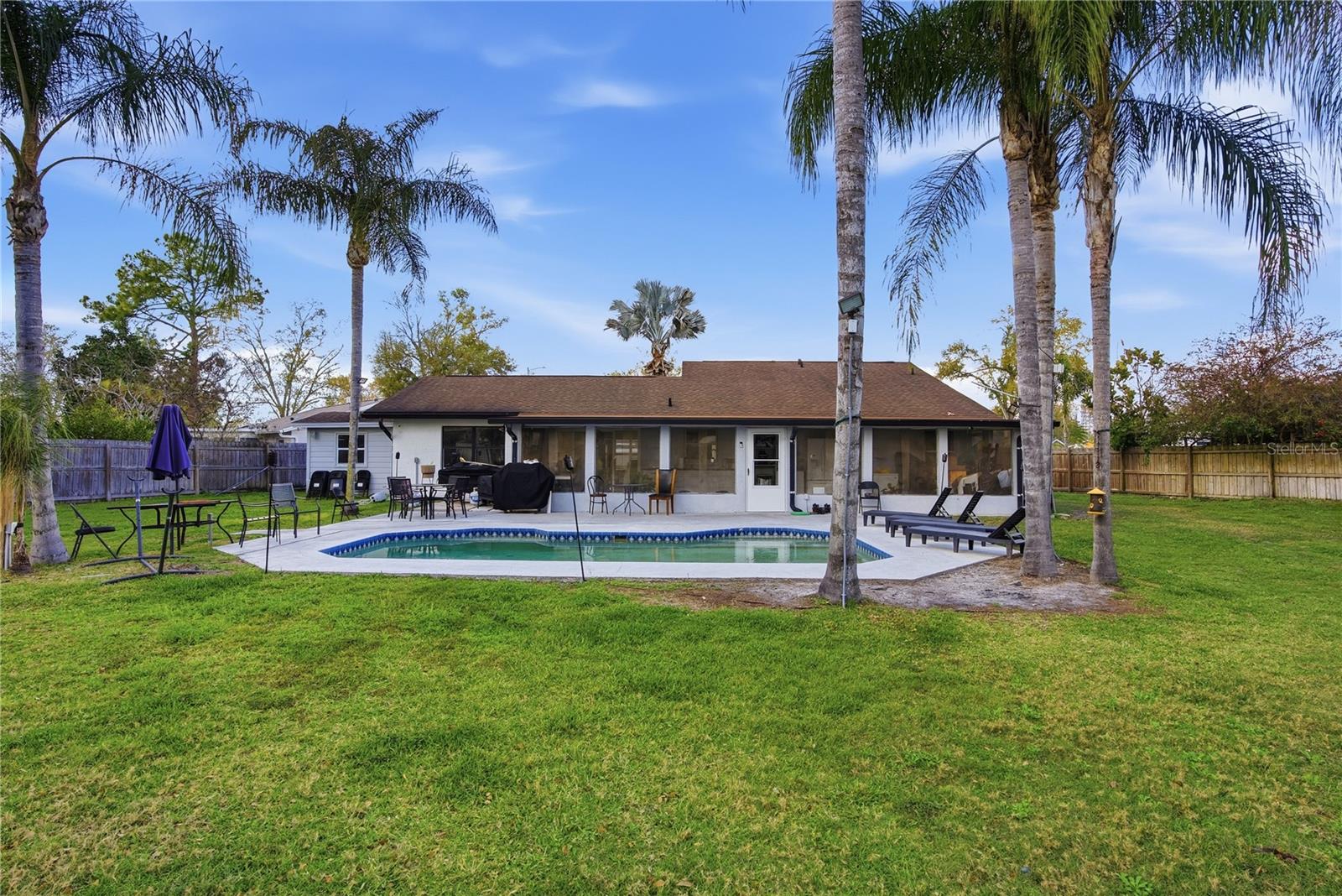 CARROLLWOOD MEADOWS UNIT V - Residential Lease