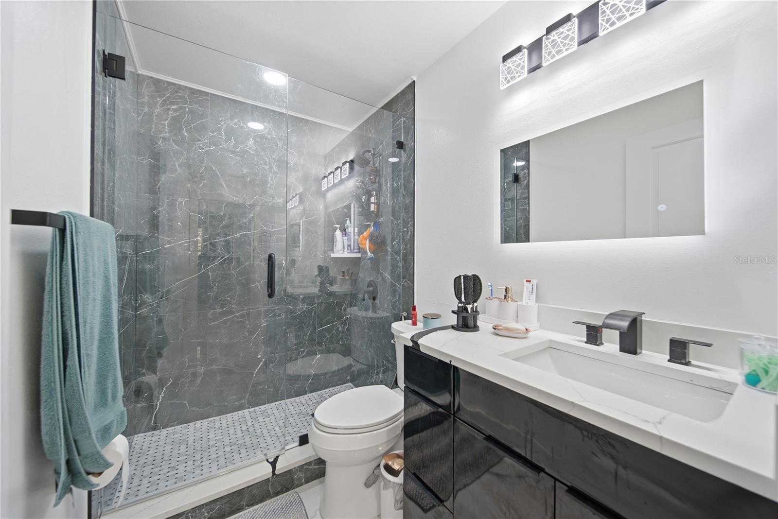 CARROLLWOOD MEADOWS UNIT V - Residential Lease