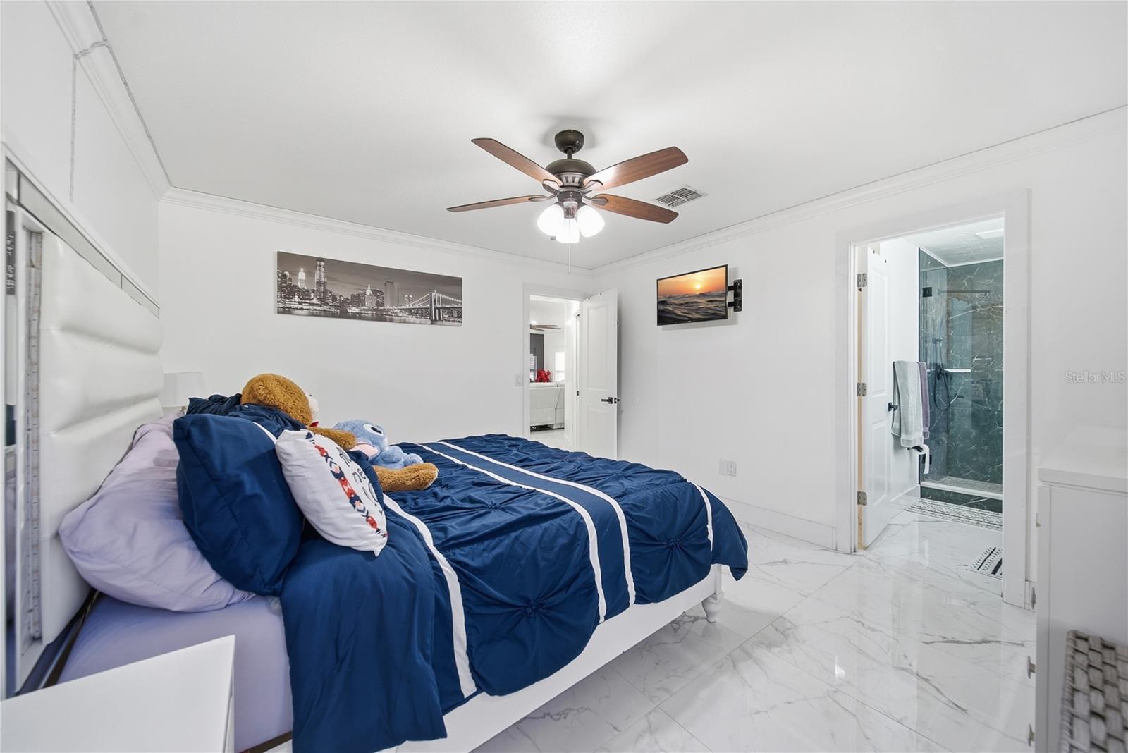 CARROLLWOOD MEADOWS UNIT V - Residential Lease