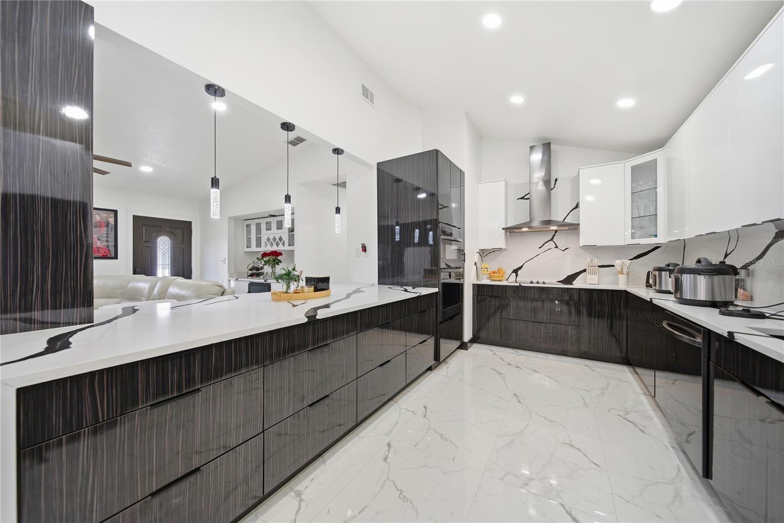 CARROLLWOOD MEADOWS UNIT V - Residential Lease