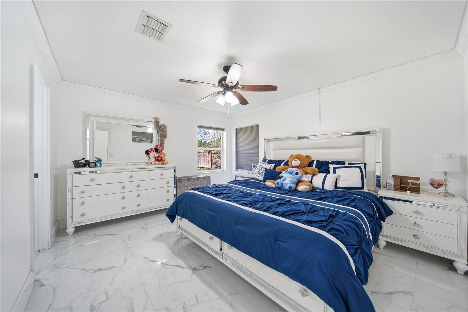 CARROLLWOOD MEADOWS UNIT V - Residential Lease