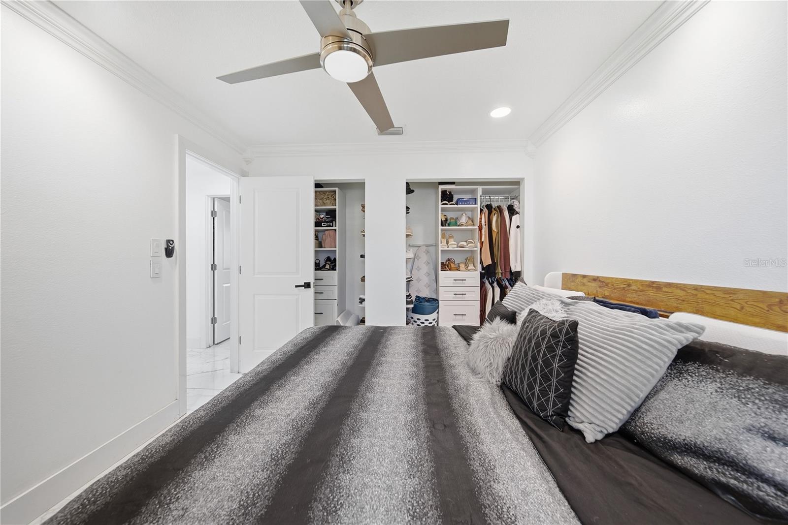 CARROLLWOOD MEADOWS UNIT V - Residential Lease