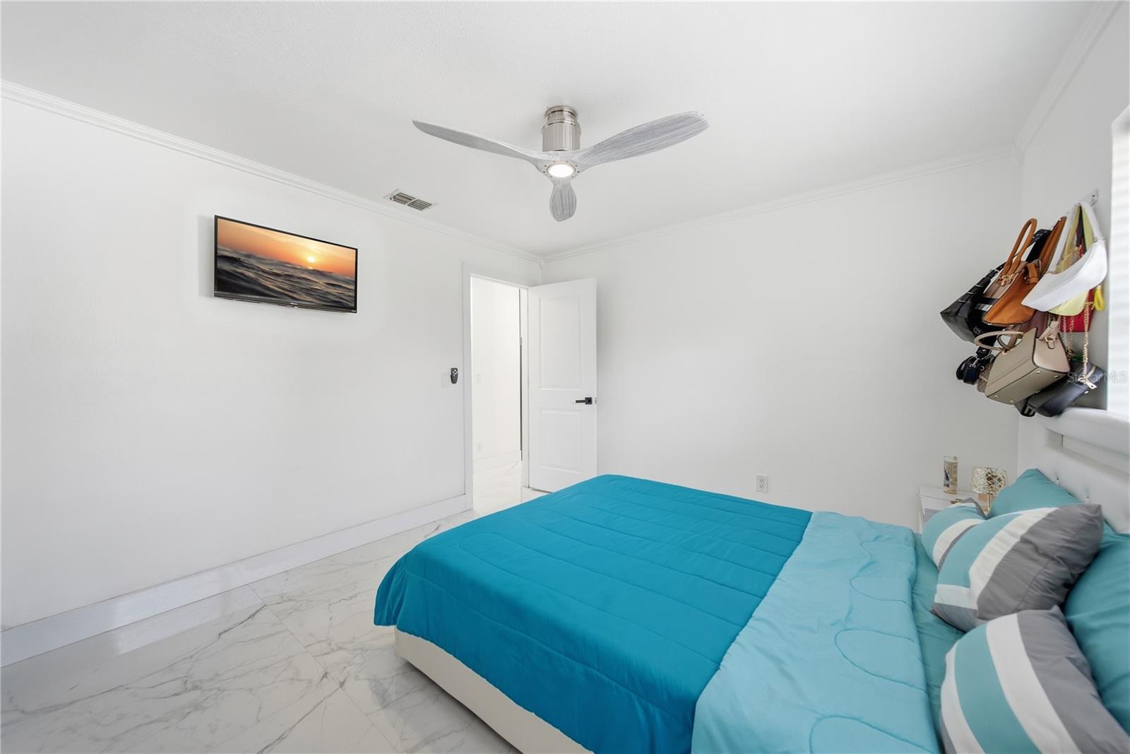 CARROLLWOOD MEADOWS UNIT V - Residential Lease