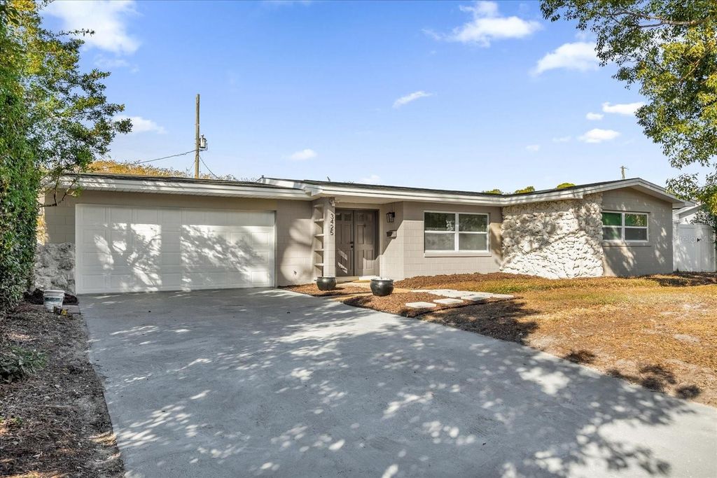 Photo of 3425 Balsam Drive, Winter Park, FL 32792 (MLS # O6397042)