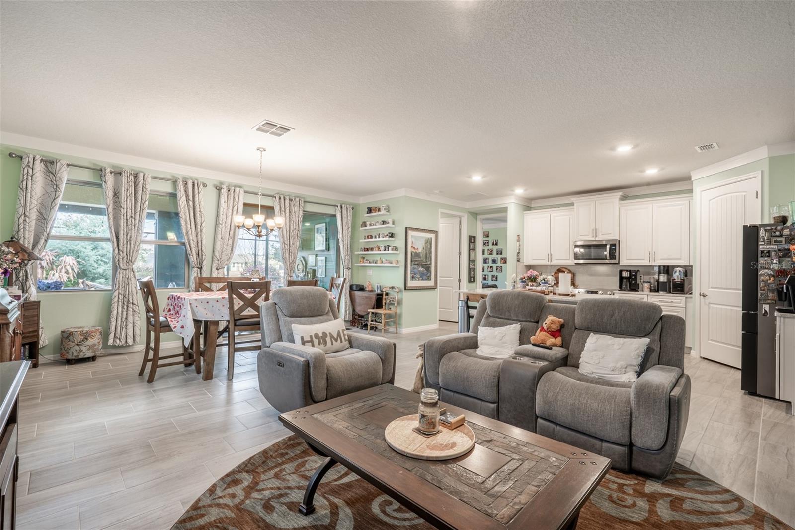 PALMS/SERENOA PH 3 - Residential