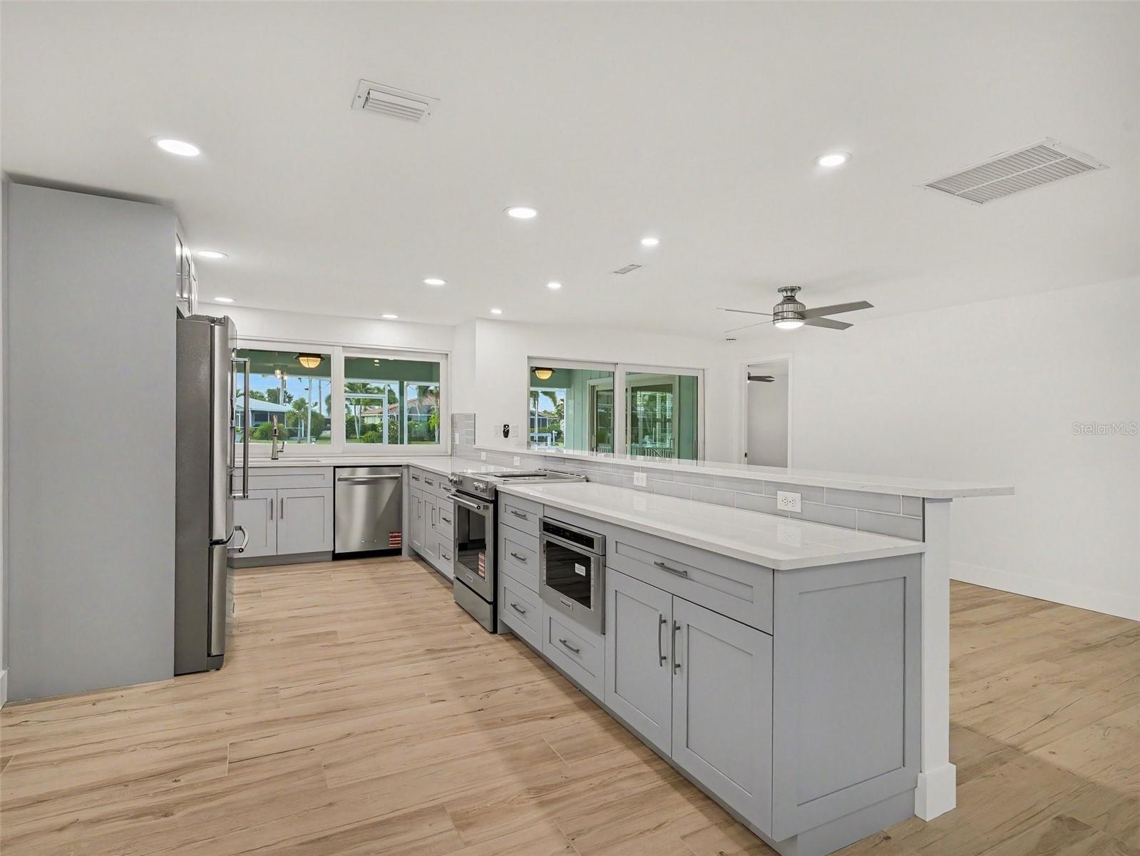 548 BELVEDERE COURT