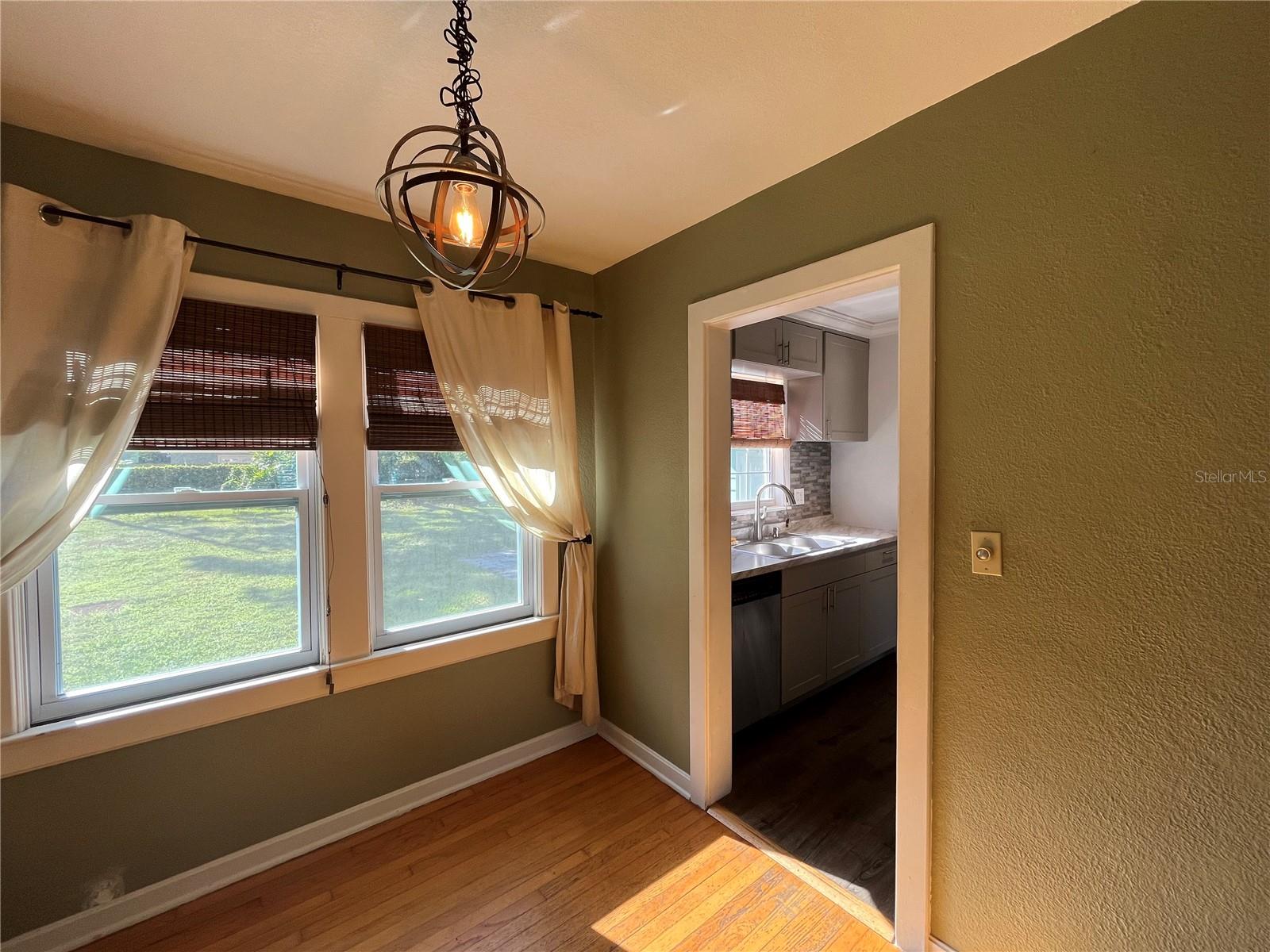 COLLEGE PARK FOURTH ADD - Residential Lease