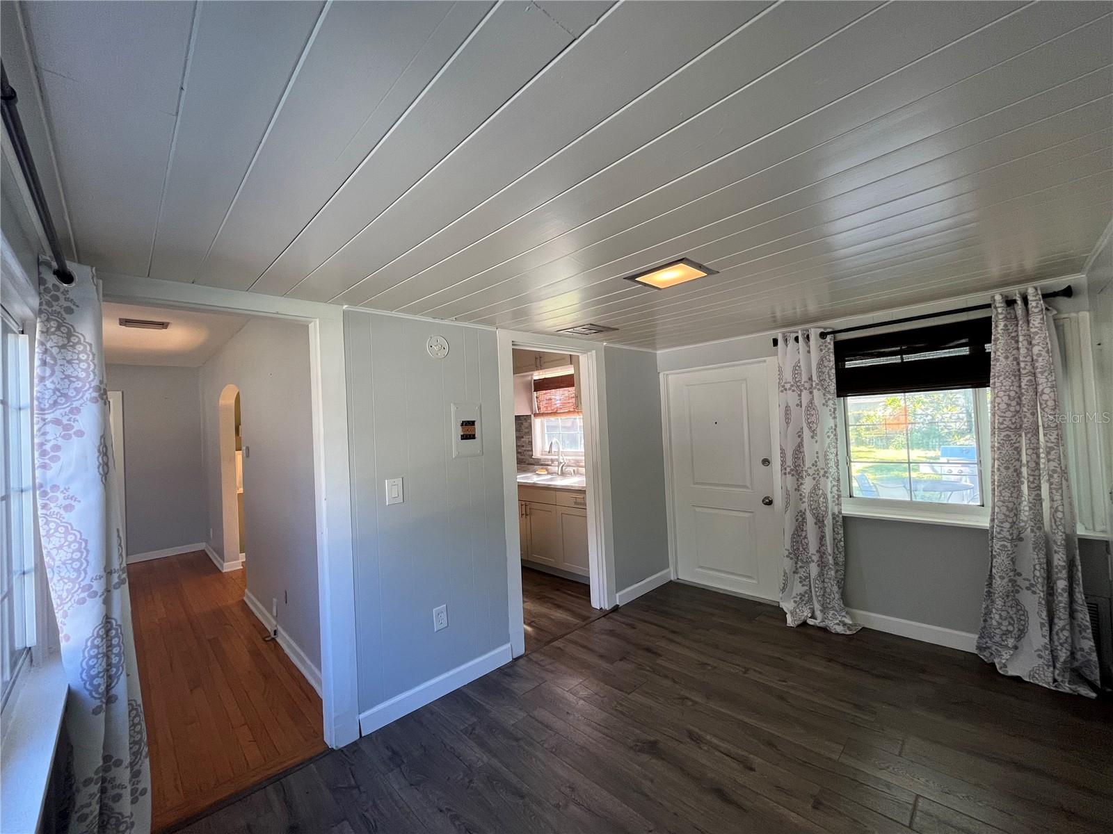 COLLEGE PARK FOURTH ADD - Residential Lease