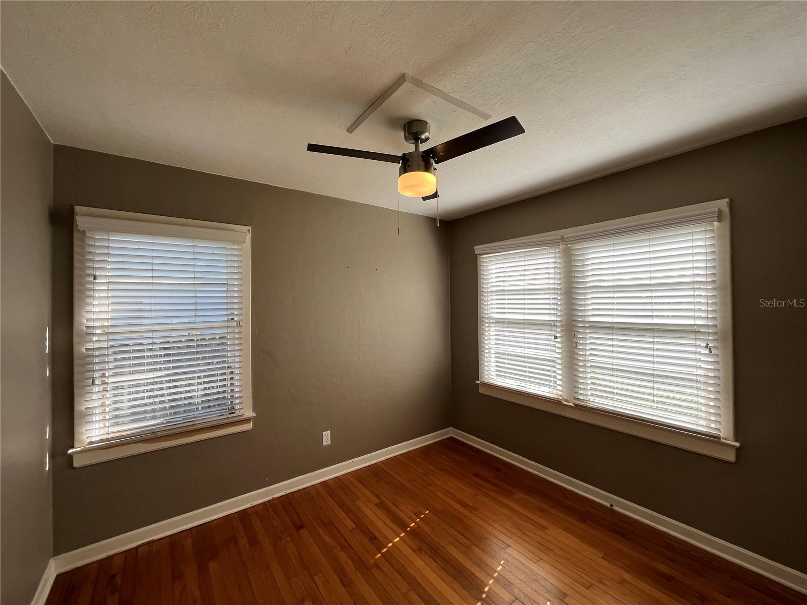 COLLEGE PARK FOURTH ADD - Residential Lease