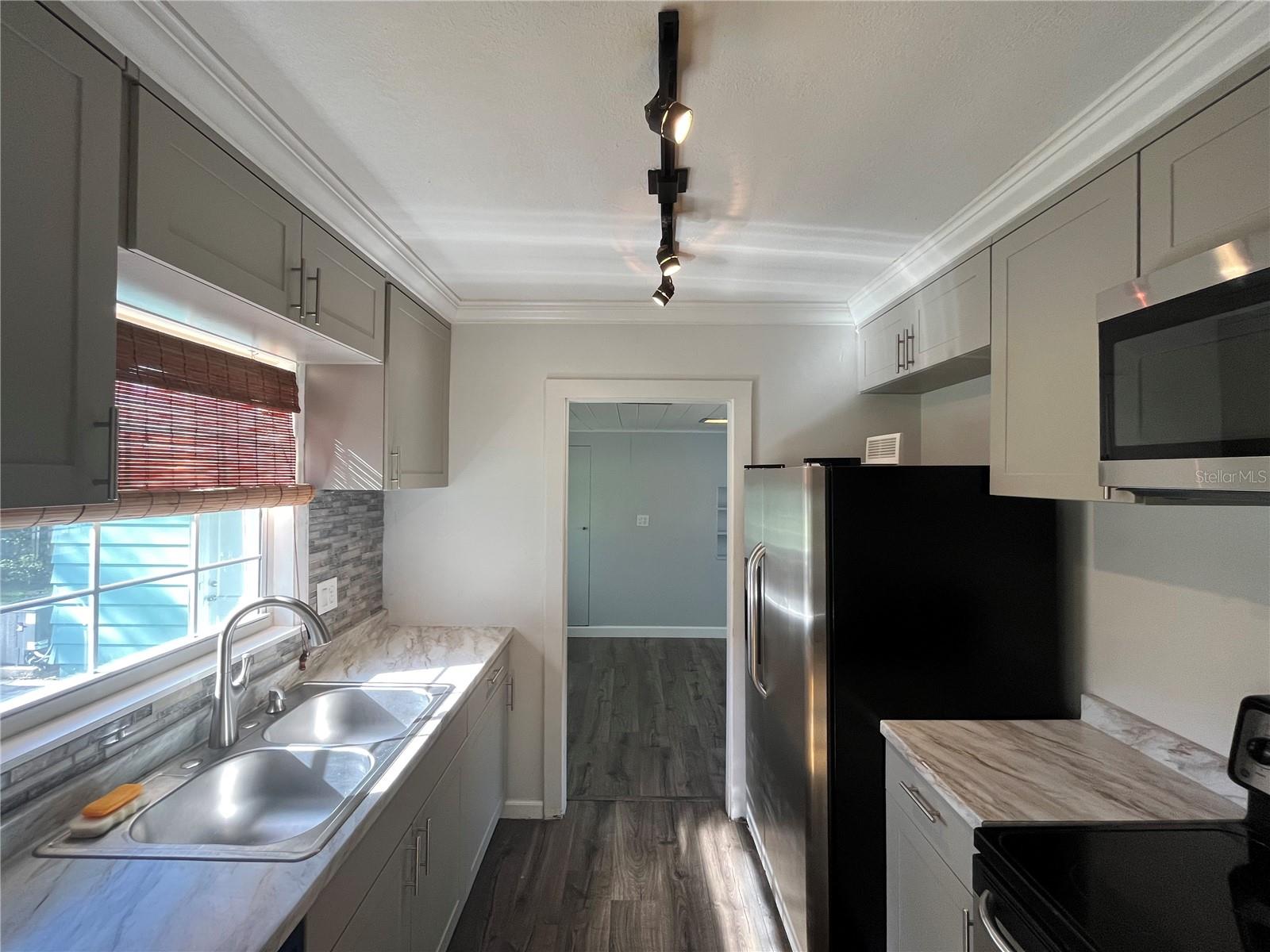 COLLEGE PARK FOURTH ADD - Residential Lease