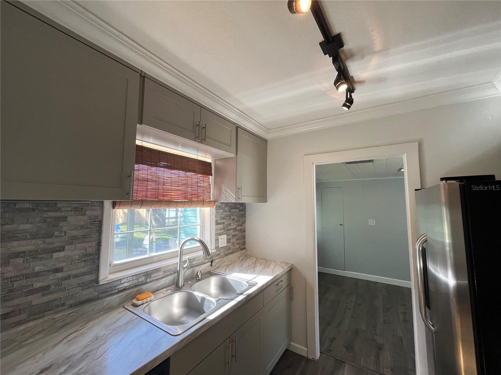 COLLEGE PARK FOURTH ADD - Residential Lease