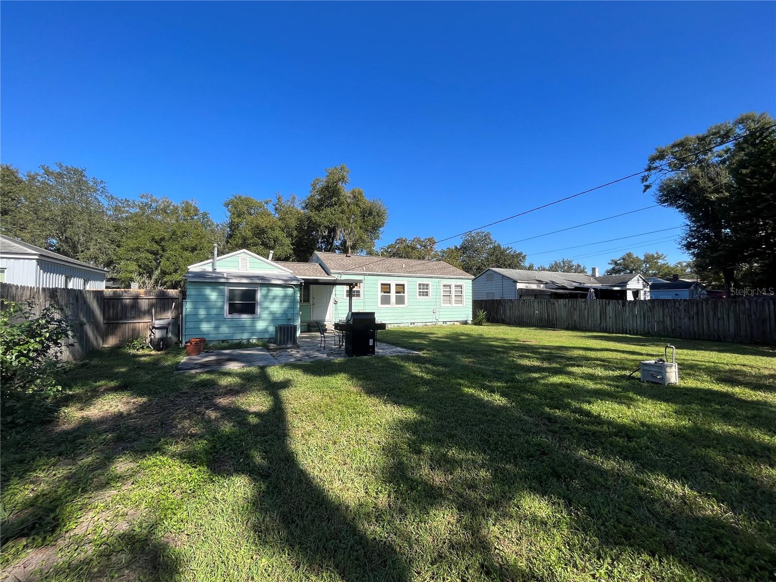 COLLEGE PARK FOURTH ADD - Residential Lease