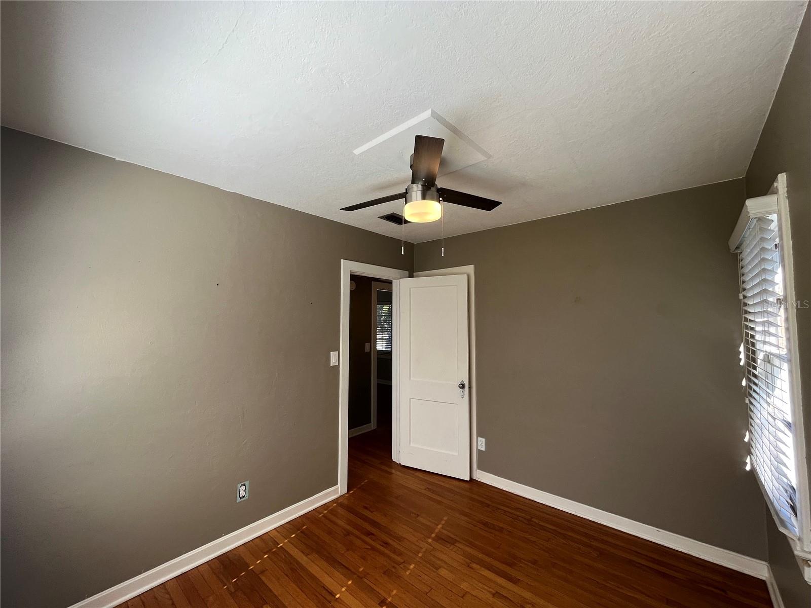 COLLEGE PARK FOURTH ADD - Residential Lease