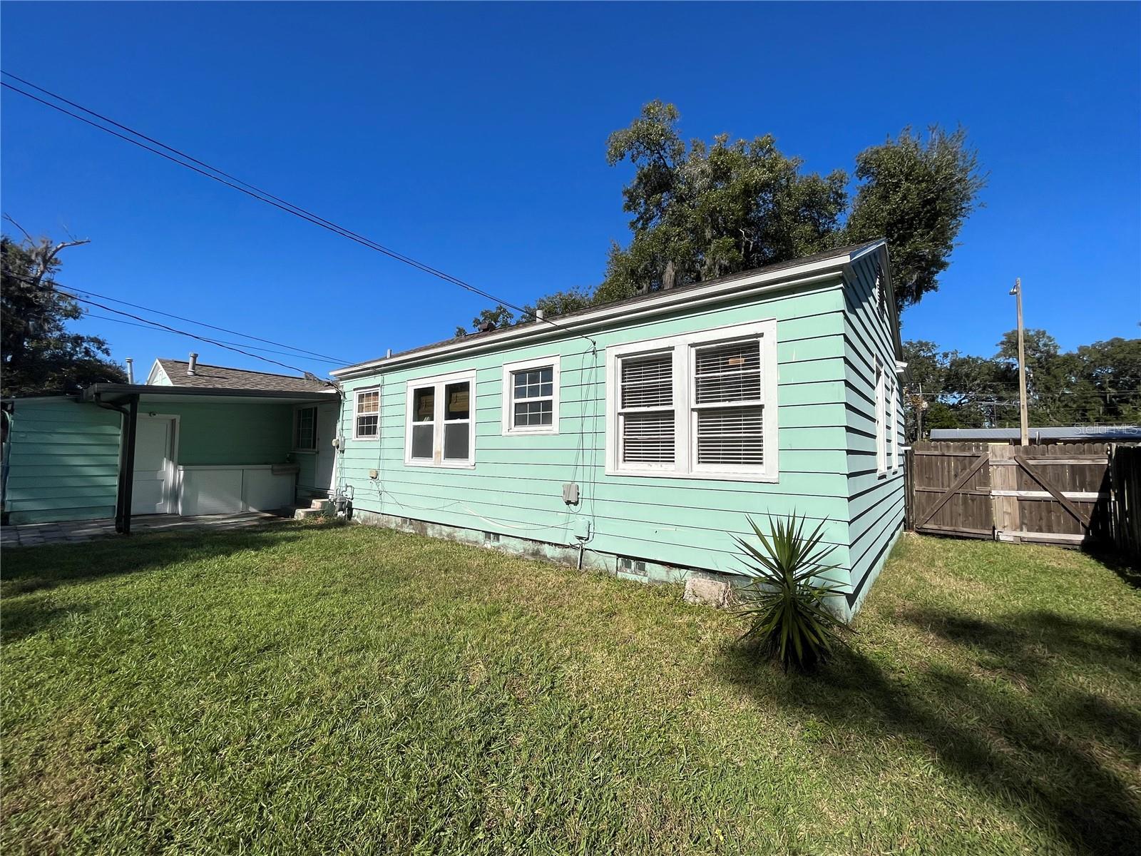 COLLEGE PARK FOURTH ADD - Residential Lease