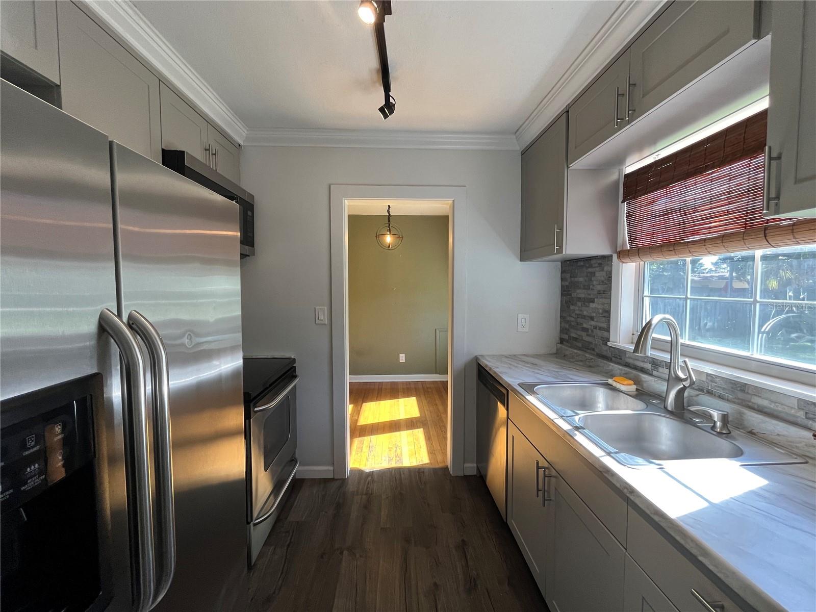 COLLEGE PARK FOURTH ADD - Residential Lease