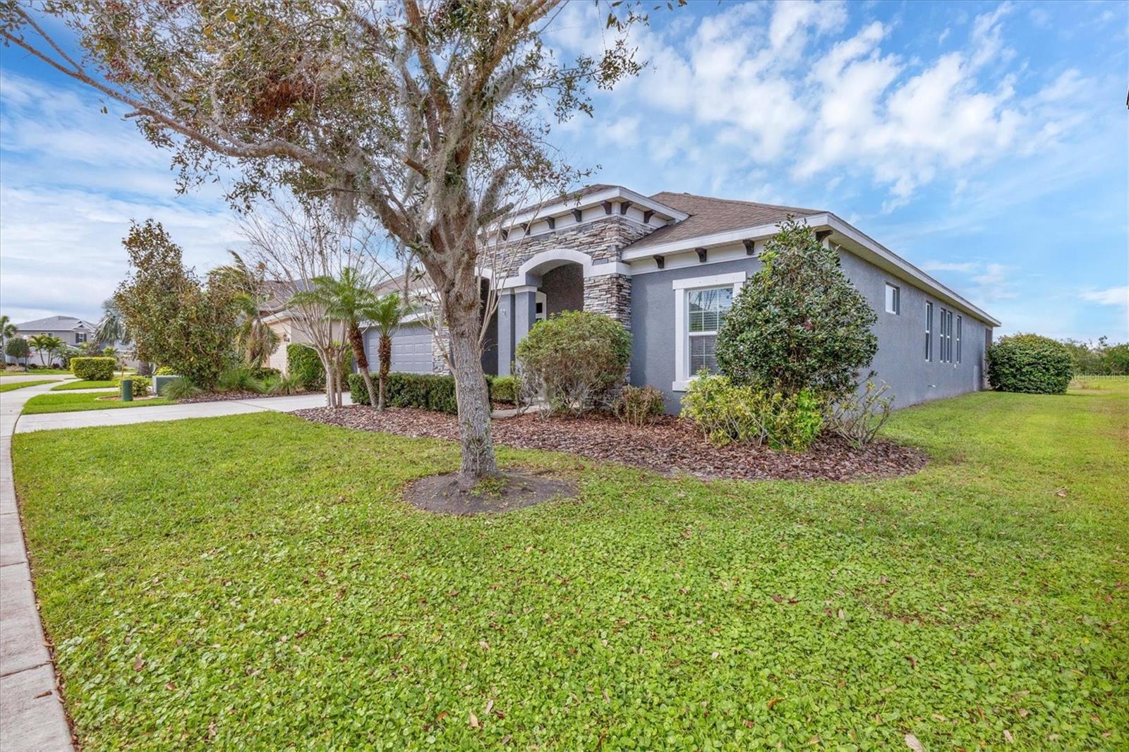 815 ROSEMARY CIRCLE