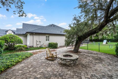 A home in LAKE MARY