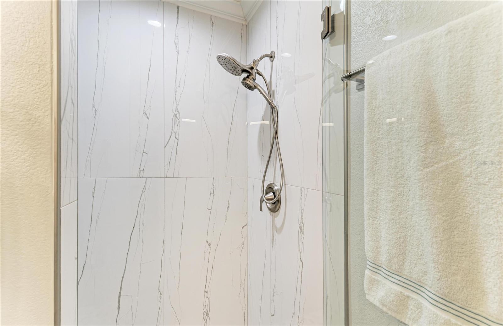 RIVER STRAND - Residential