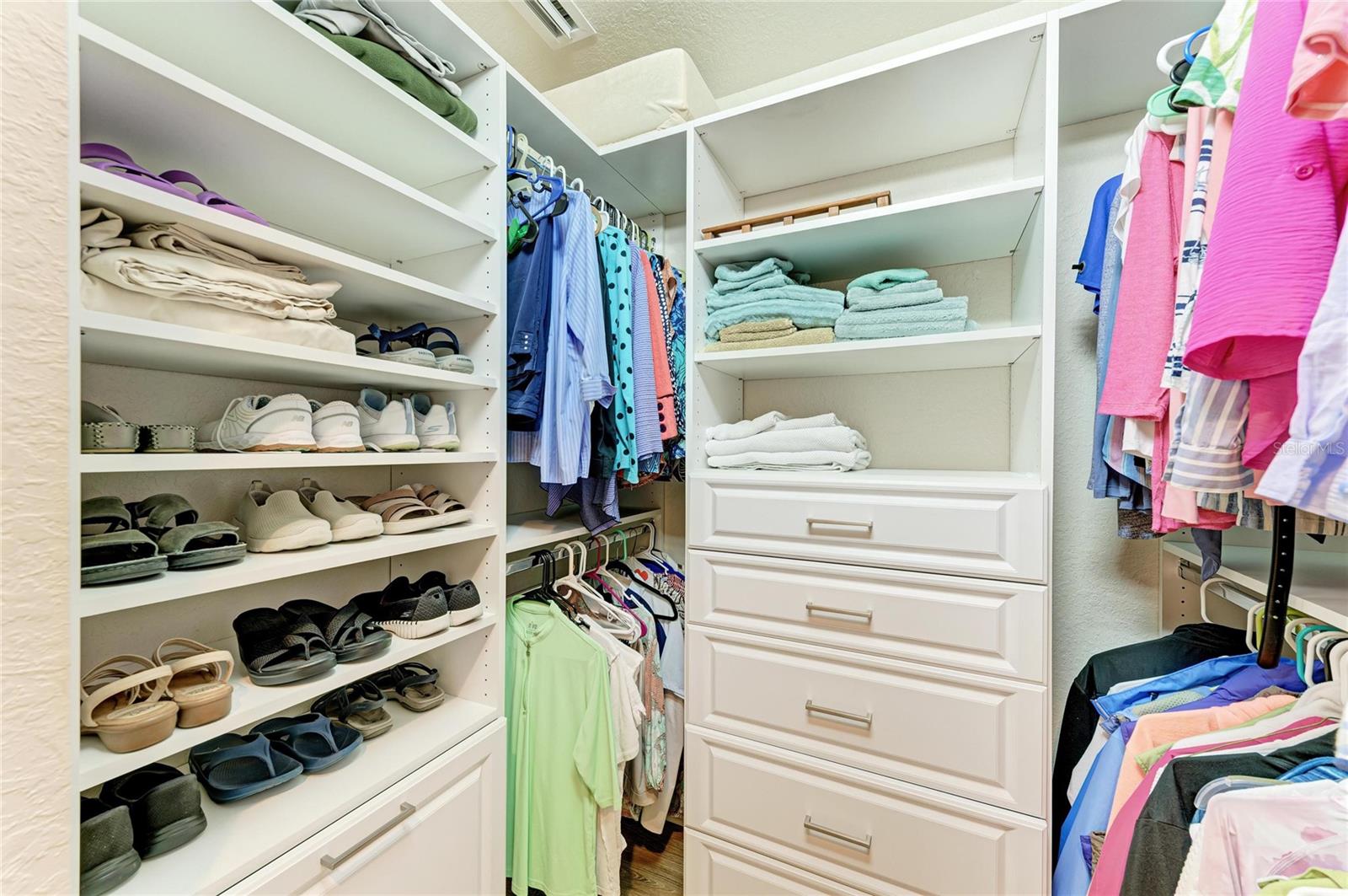 RIVER STRAND - Residential