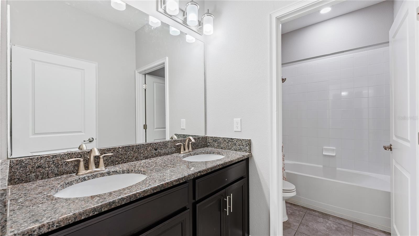 OAKS/MOSS PARK - Residential