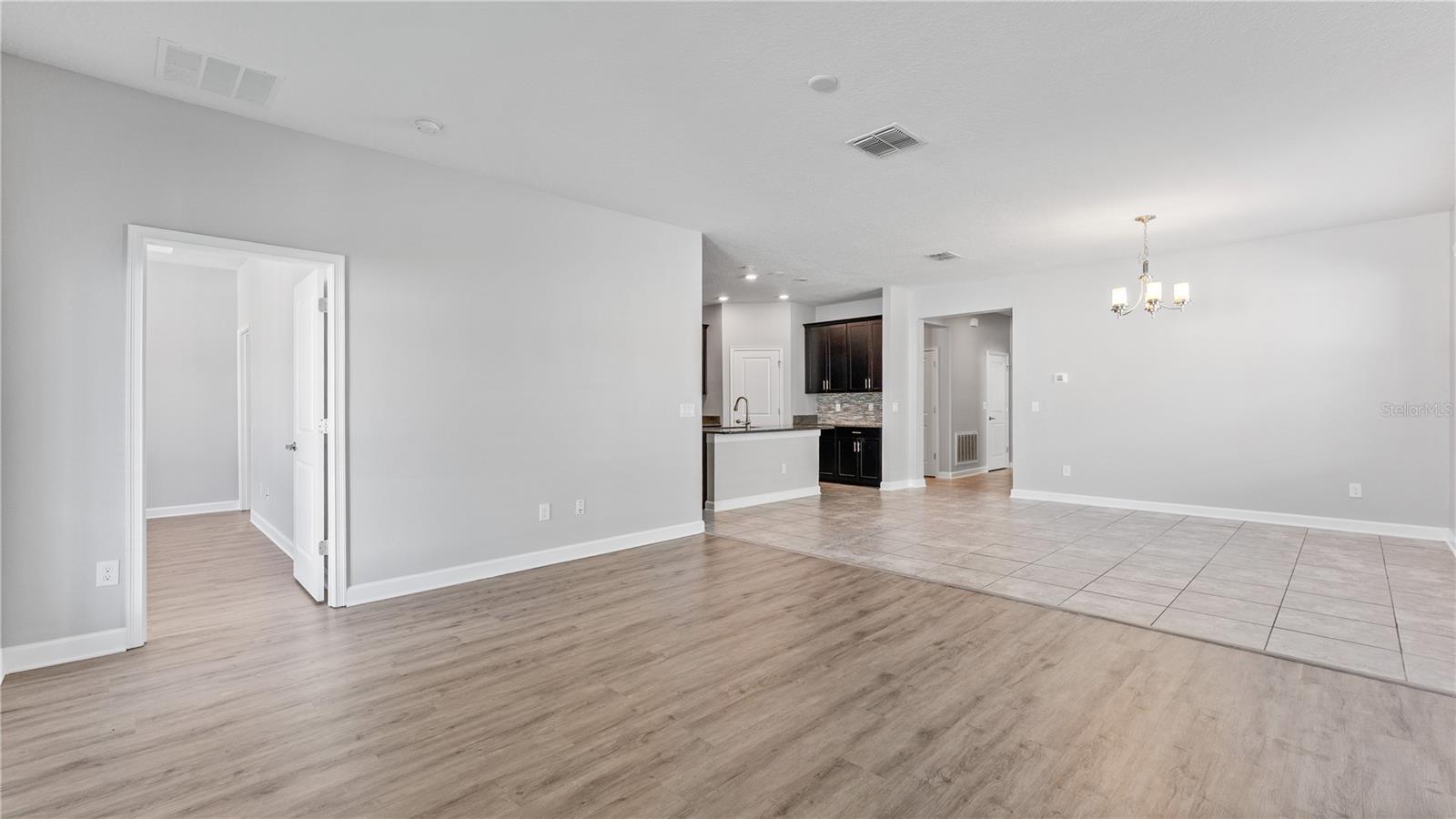 OAKS/MOSS PARK - Residential