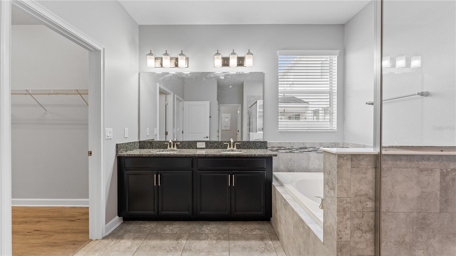 OAKS/MOSS PARK - Residential