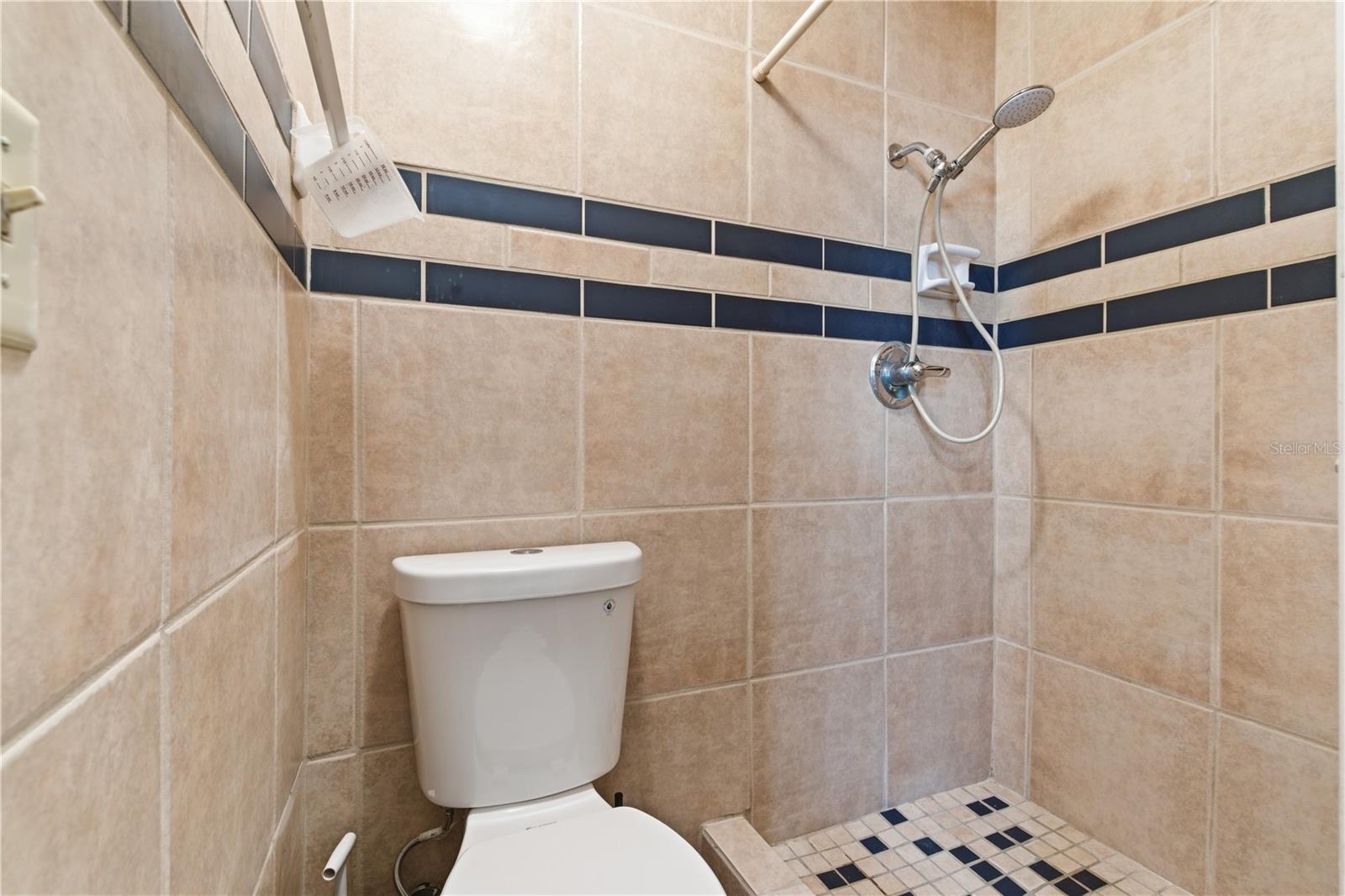 TAHITIAN HOMES - Residential