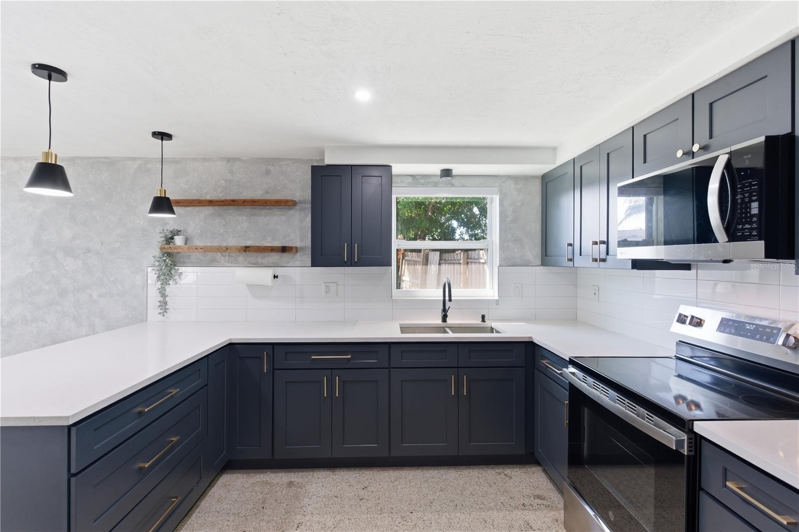 TAHITIAN HOMES - Residential