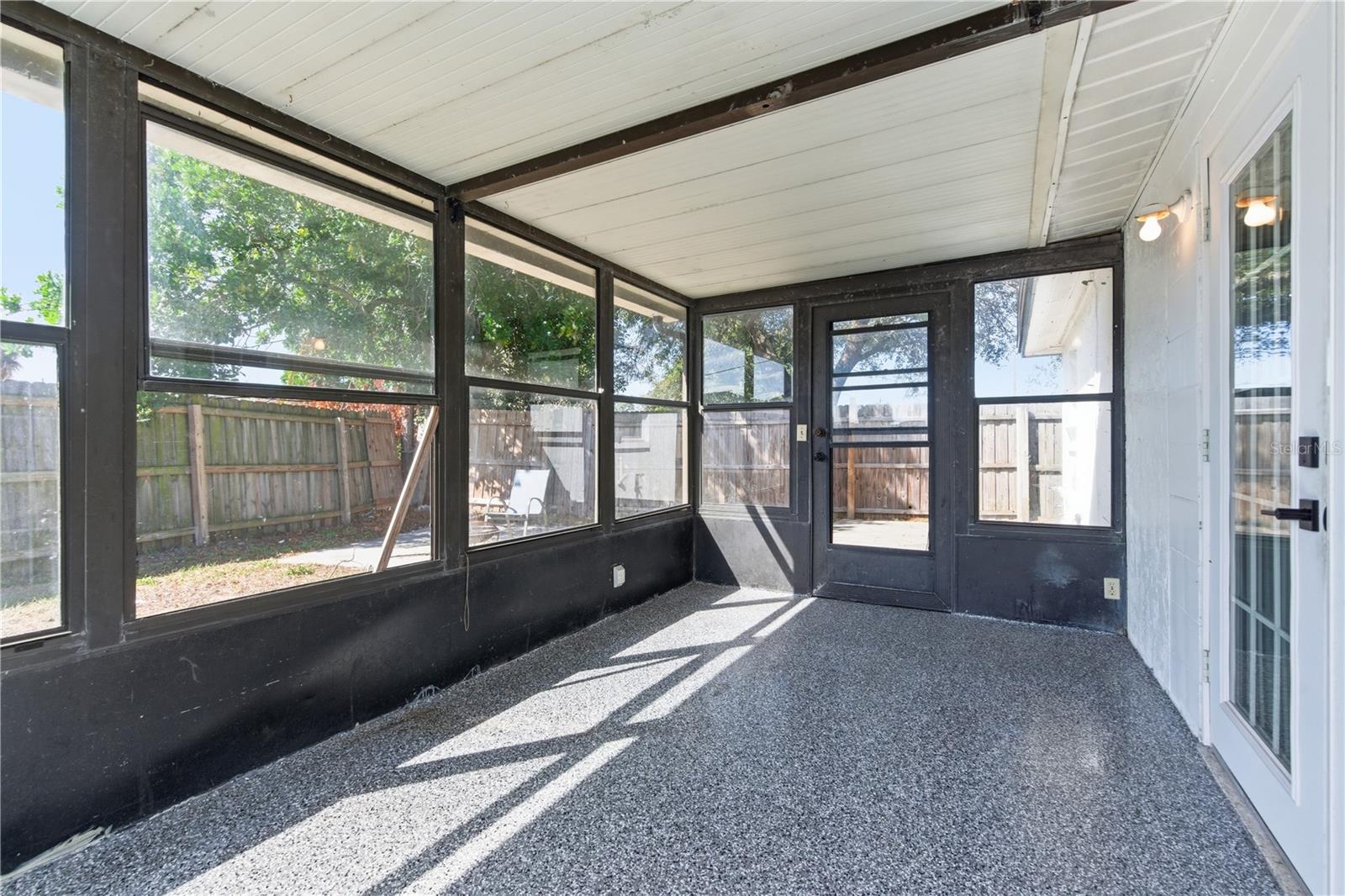 TAHITIAN HOMES - Residential