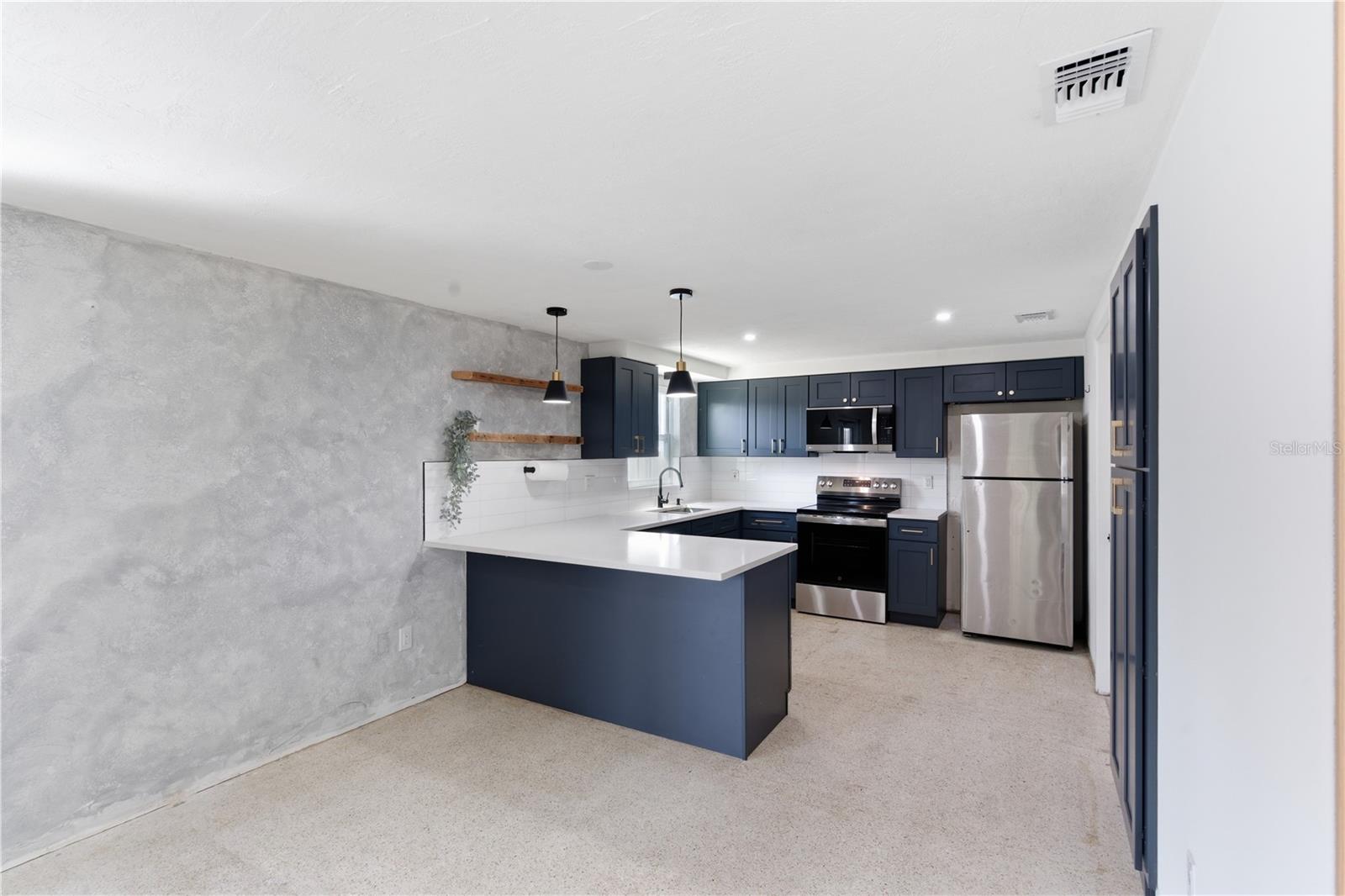 TAHITIAN HOMES - Residential