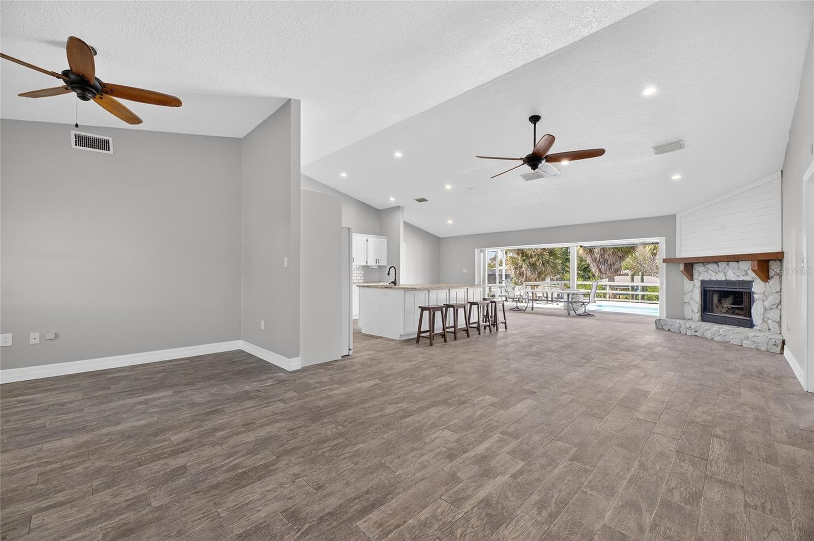 APOLLO BEACH UNIT TWO - Residential Lease