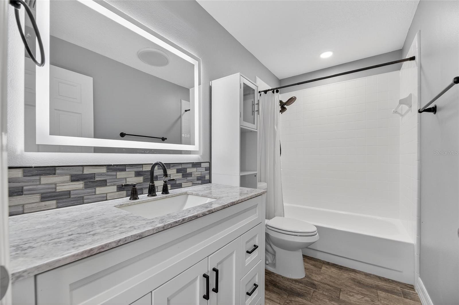 APOLLO BEACH UNIT TWO - Residential Lease