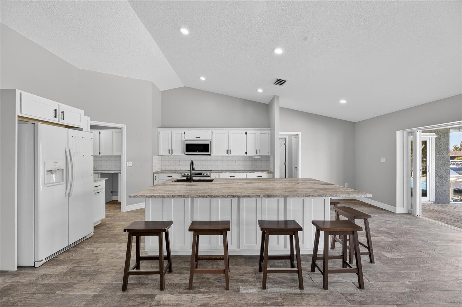 APOLLO BEACH UNIT TWO - Residential Lease